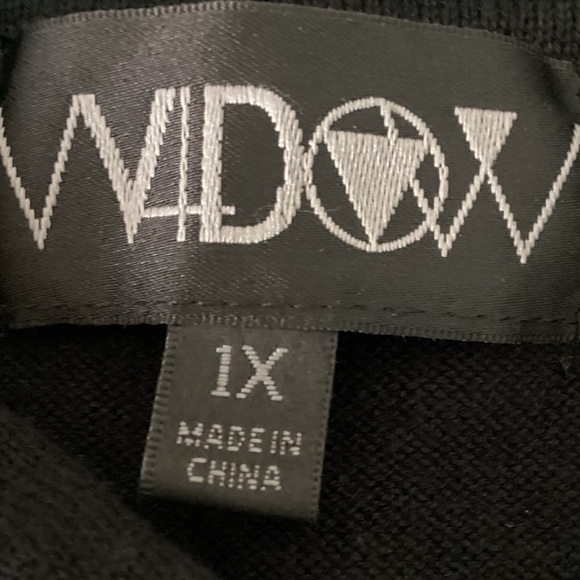 Widow A Certain Doom Black Hooded Cropped Sweatshirt with Embroidered Dragon - Picture 5 of 8